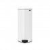 Мусорное ведро с педалью Brabantia NewIcon белое 114748 (30л) Мусорное ведро с педалью Brabantia NewIcon белое 114748 (30л)