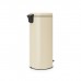 Мусорное ведро с педалью Brabantia NewIcon миндальное 114281 (30л) Мусорное ведро с педалью Brabantia NewIcon миндальное 114281 (30л)