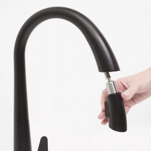 WasserKRAFT A8667 смеситель для кухни с выдвижной лейкой, черный
